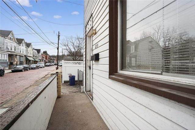 1235 Thelma St, Marshall Shadeland, PA 15212