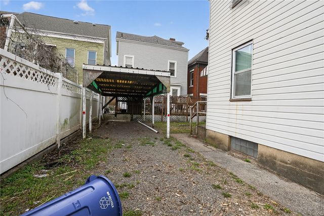 1235 Thelma St, Marshall Shadeland, PA 15212