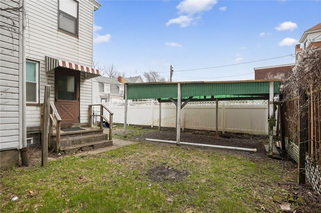 1235 Thelma St, Marshall Shadeland, PA 15212