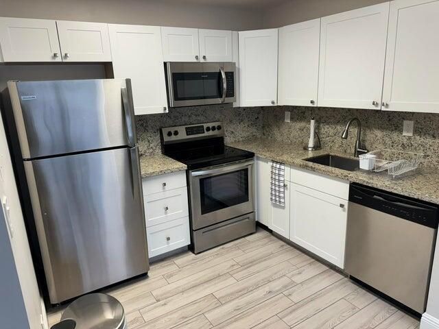 127 FLANDERS C C, Delray Beach, FL 33484