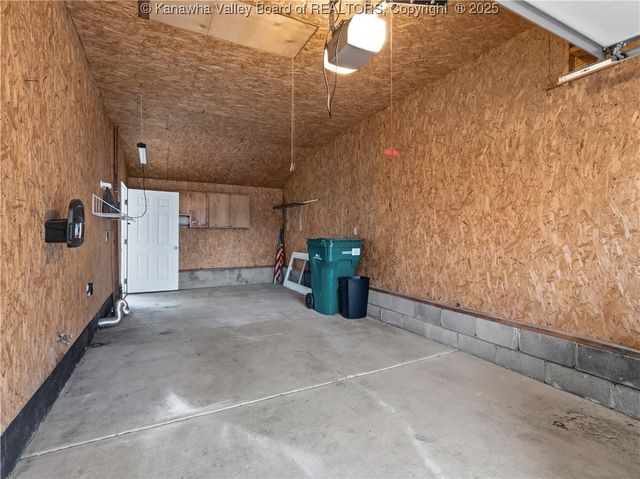 129 Caroline Circle, Hurricane, WV 25526