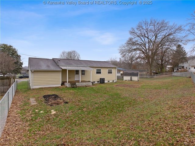 129 Caroline Circle, Hurricane, WV 25526