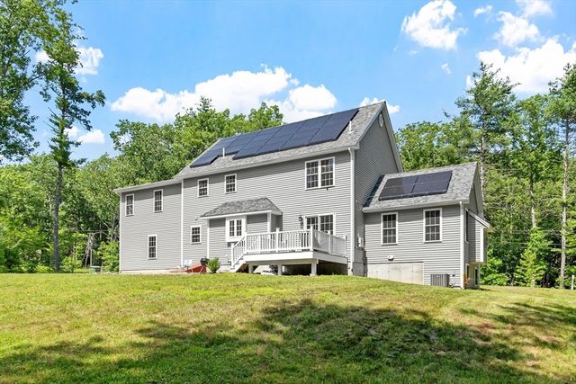 316 Williams Rd, Fitchburg, MA 01420