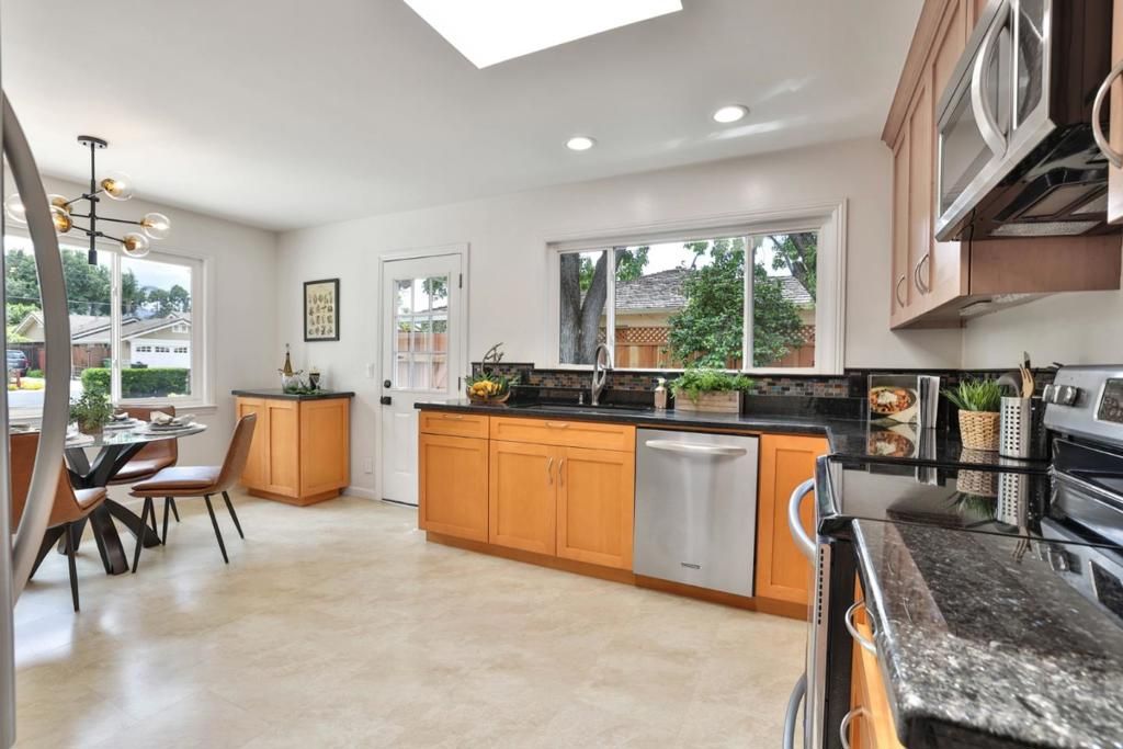 Image 10 of property listing at 19089 Brookhaven Drive, Saratoga, CA 95070