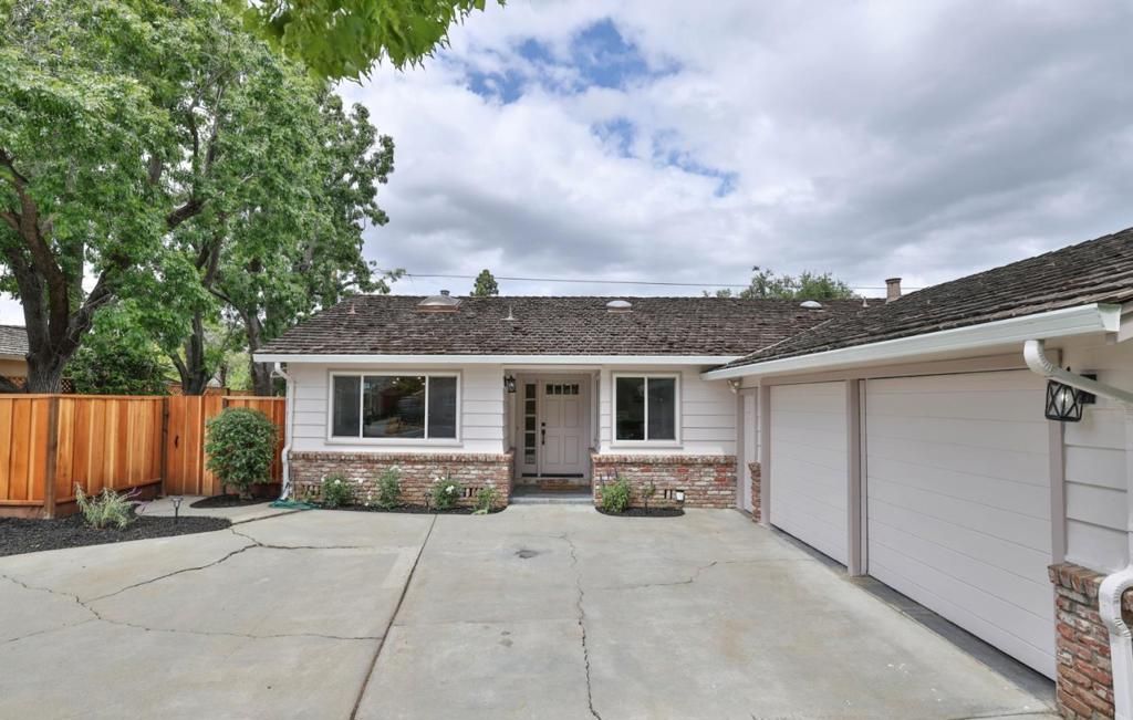 Image 3 of property listing at 19089 Brookhaven Drive, Saratoga, CA 95070