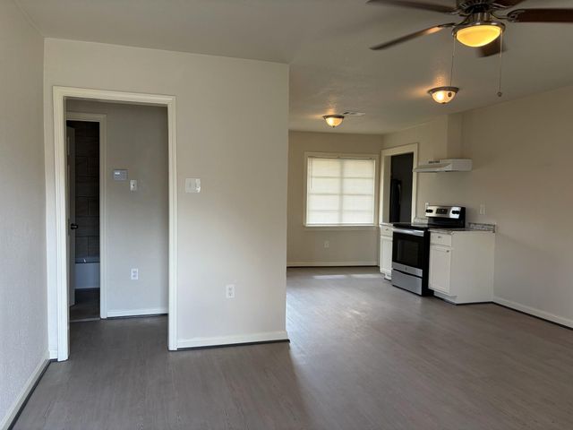 8734 Josie Street, Houston, TX 77029