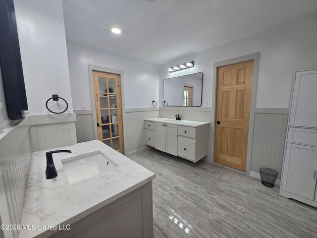 603 Trailwood Drive, Clinton, MS 39056