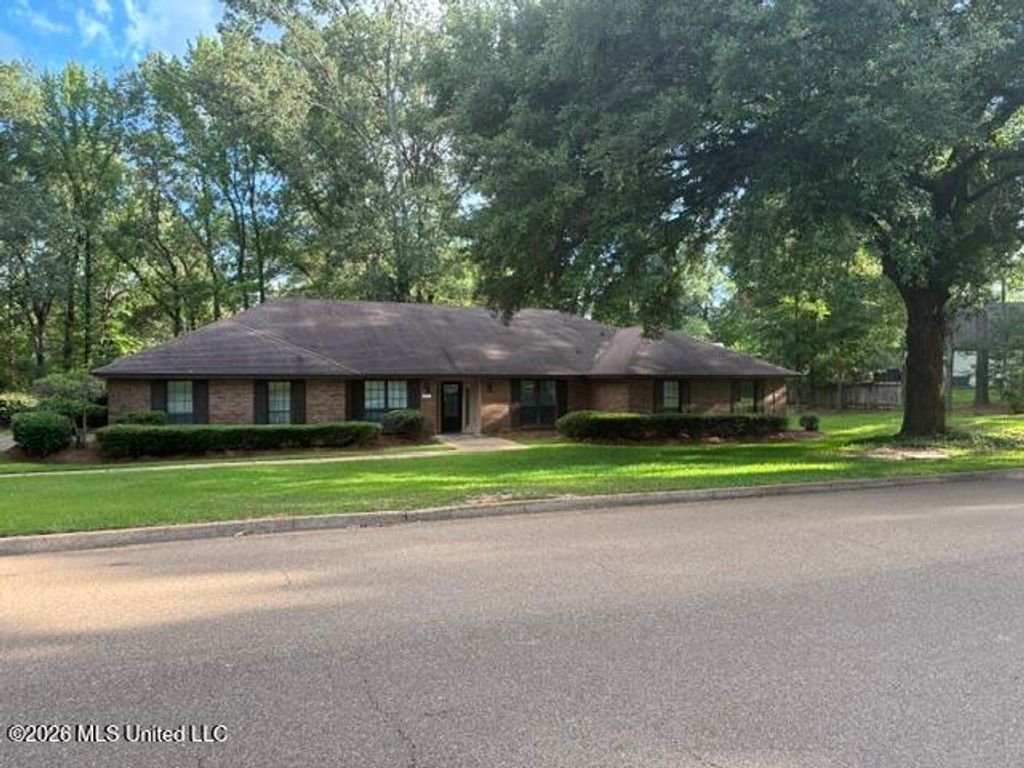 603 Trailwood Drive, Clinton, MS 39056