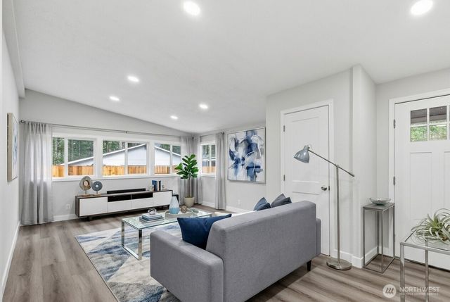 160 E Barnsby Place, Shelton, WA 98584