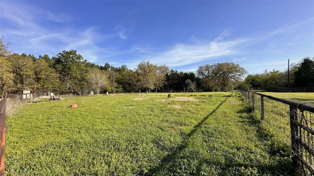 4056 Pecan Lane, Madisonville, TX 77864