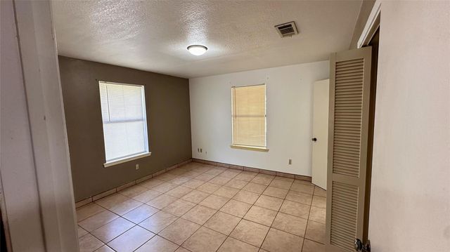 4056 Pecan Lane, Madisonville, TX 77864