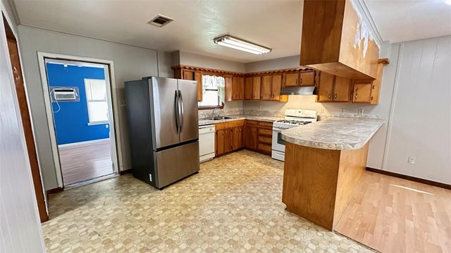 4056 Pecan Lane, Madisonville, TX 77864