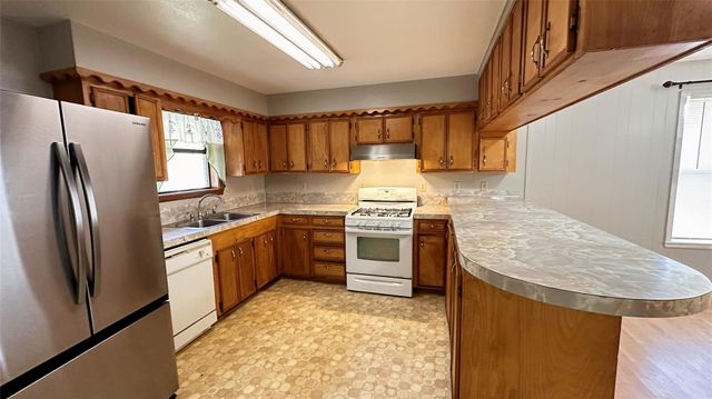 4056 Pecan Lane, Madisonville, TX 77864