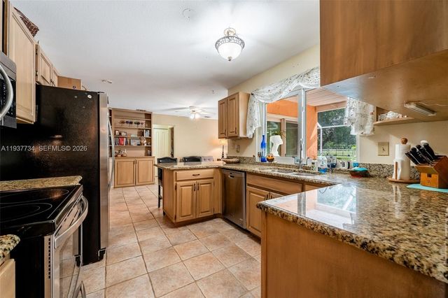 4559 Springview Cir, La Belle, FL 33935