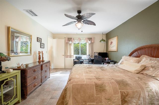 4559 Springview Cir, La Belle, FL 33935