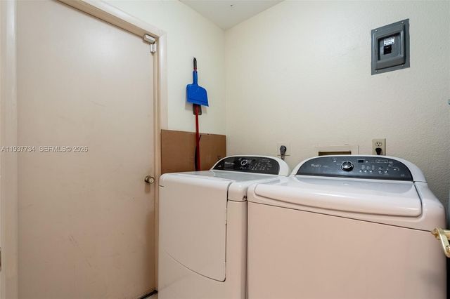 4559 Springview Cir, La Belle, FL 33935