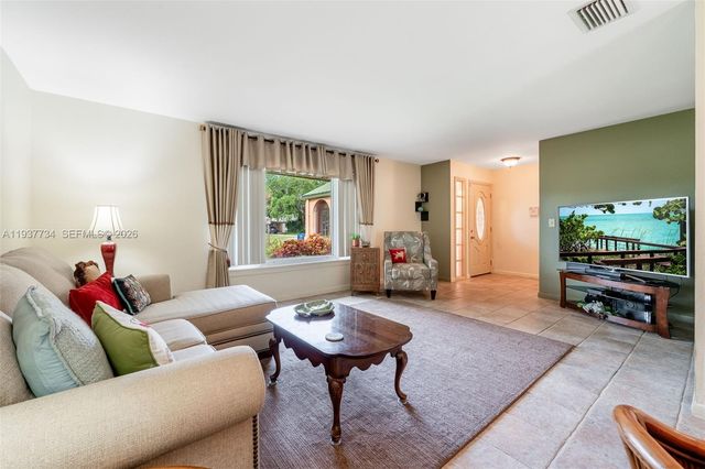 4559 Springview Cir, La Belle, FL 33935