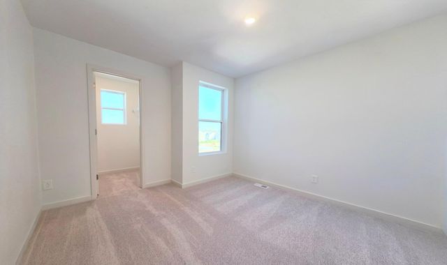 4736 AirLake Curve, Woodbury, MN 55129