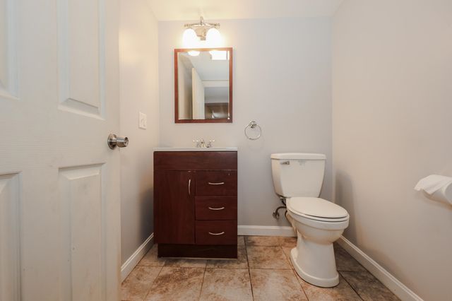 78 Candia Road, Manchester, NH 03109