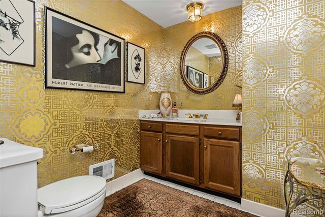 4261 Wabeek Lake Drive, Bloomfield Hills, MI 48302