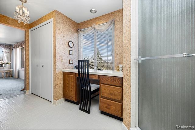 4261 Wabeek Lake Drive, Bloomfield Hills, MI 48302