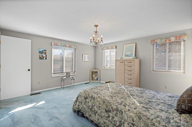 4261 Wabeek Lake Drive, Bloomfield Hills, MI 48302