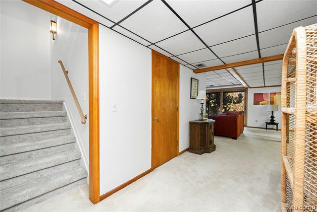 4261 Wabeek Lake Drive, Bloomfield Hills, MI 48302