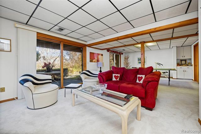 4261 Wabeek Lake Drive, Bloomfield Hills, MI 48302