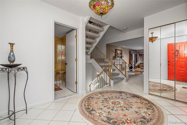 4261 Wabeek Lake Drive, Bloomfield Hills, MI 48302