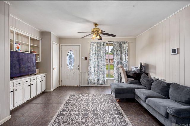 7944 Santa Barbara Dr, Baton Rouge, LA 70811