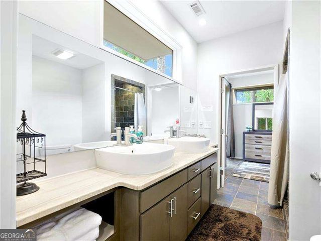 5724 Kayron Drive, Atlanta, GA 30328