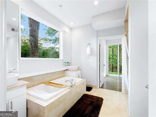 5724 Kayron Drive, Atlanta, GA 30328