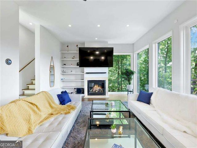 5724 Kayron Drive, Atlanta, GA 30328