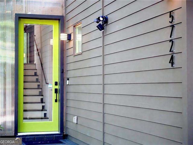 5724 Kayron Drive, Atlanta, GA 30328