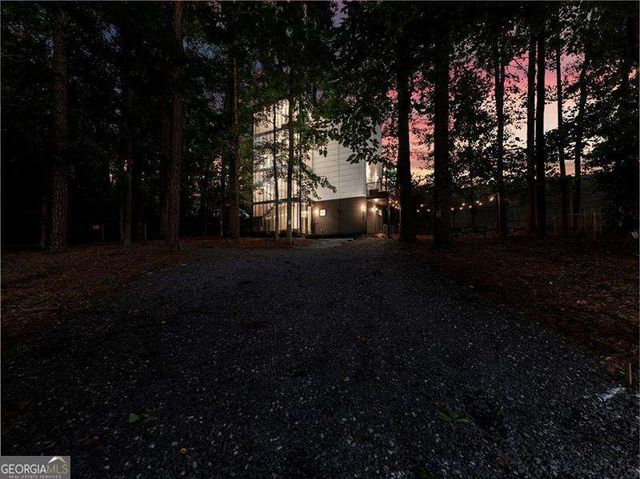 5724 Kayron Drive, Atlanta, GA 30328