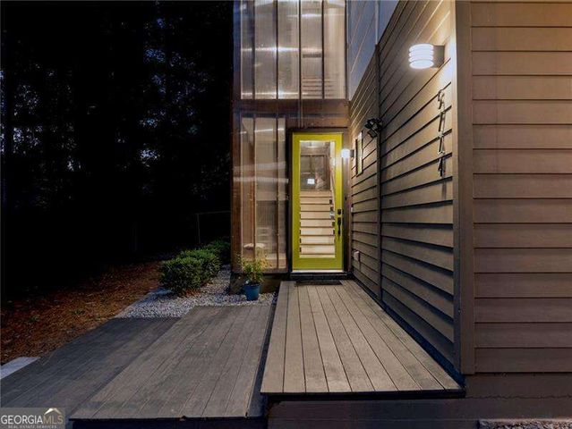 5724 Kayron Drive, Atlanta, GA 30328