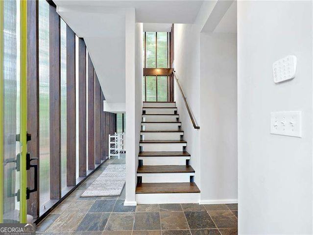 5724 Kayron Drive, Atlanta, GA 30328