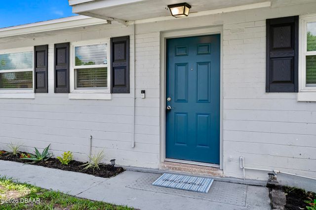 1045 Continental Drive, Daytona Beach, FL 32117