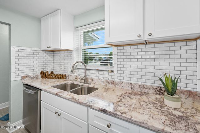 1045 Continental Drive, Daytona Beach, FL 32117