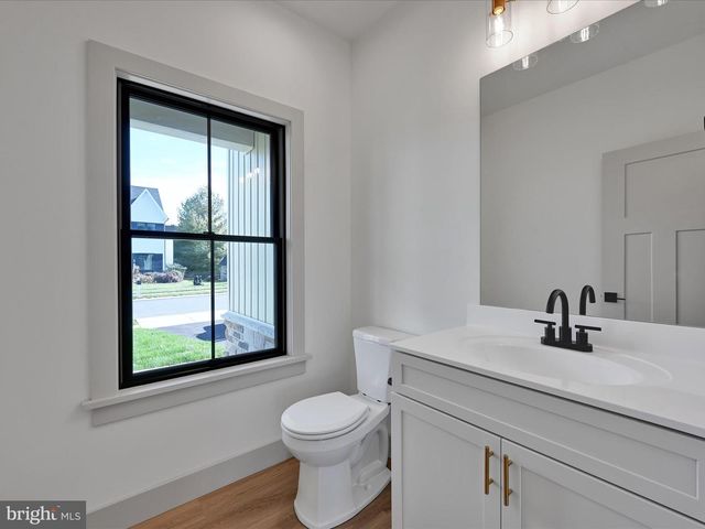 5780 WILD LILAC DR, East Petersburg, PA 17520