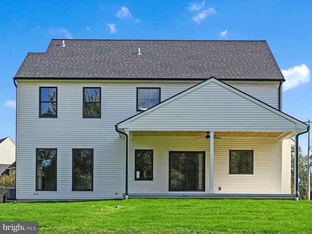 5780 WILD LILAC DR, East Petersburg, PA 17520