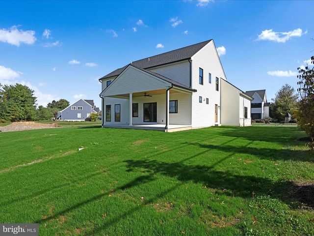5780 WILD LILAC DR, East Petersburg, PA 17520