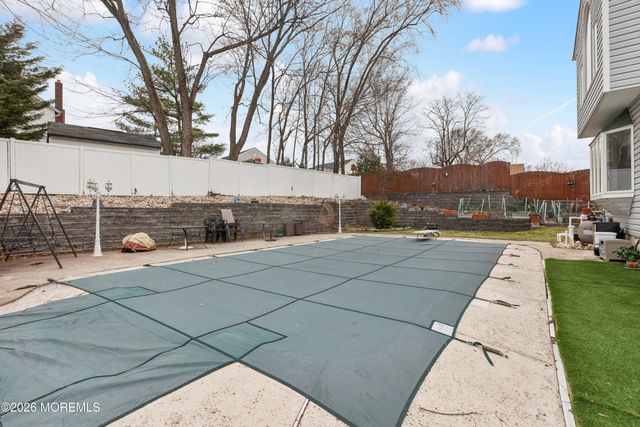 10 Walter Drive, Hazlet, NJ 07730