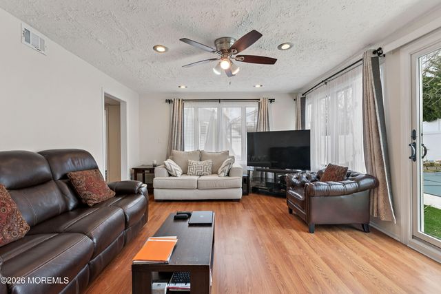 10 Walter Drive, Hazlet, NJ 07730