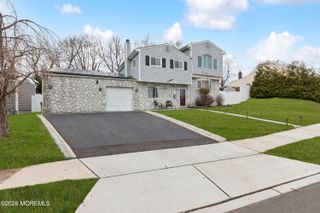 10 Walter Drive, Hazlet, NJ 07730