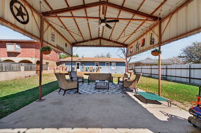 2405 W 14th St, Odessa, TX 79763