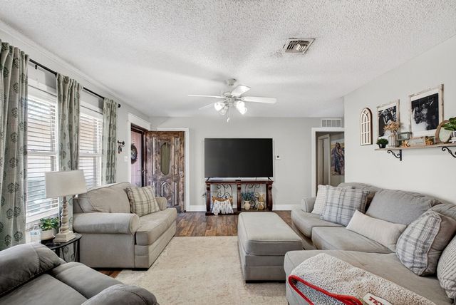 2405 W 14th St, Odessa, TX 79763