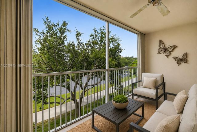 12500 SW 5th Ct 311M, Pembroke Pines, FL 33027