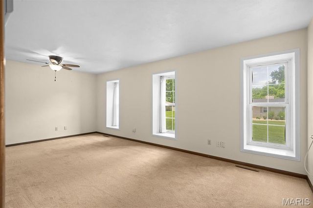 120 Fox Creek Road, Belleville, IL 62223