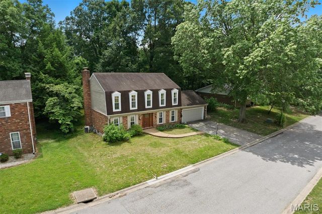120 Fox Creek Road, Belleville, IL 62223